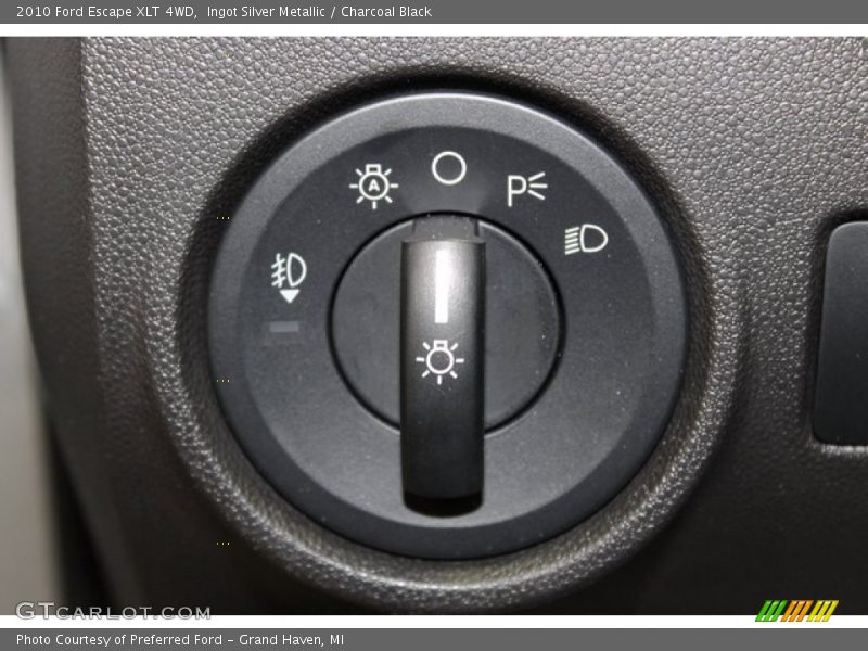 Ingot Silver Metallic / Charcoal Black 2010 Ford Escape XLT 4WD