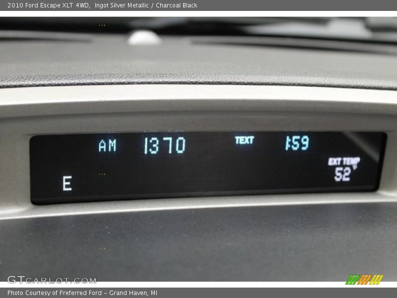 Ingot Silver Metallic / Charcoal Black 2010 Ford Escape XLT 4WD