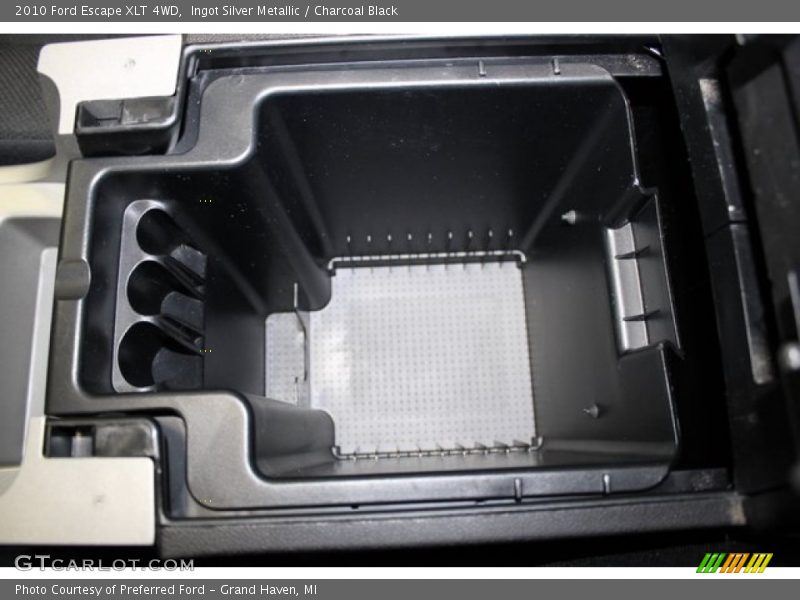 Ingot Silver Metallic / Charcoal Black 2010 Ford Escape XLT 4WD