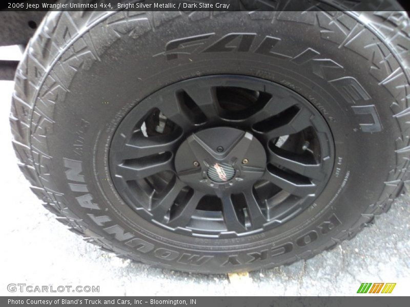 Bright Silver Metallic / Dark Slate Gray 2006 Jeep Wrangler Unlimited 4x4