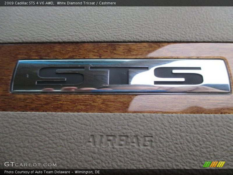 White Diamond Tricoat / Cashmere 2009 Cadillac STS 4 V6 AWD