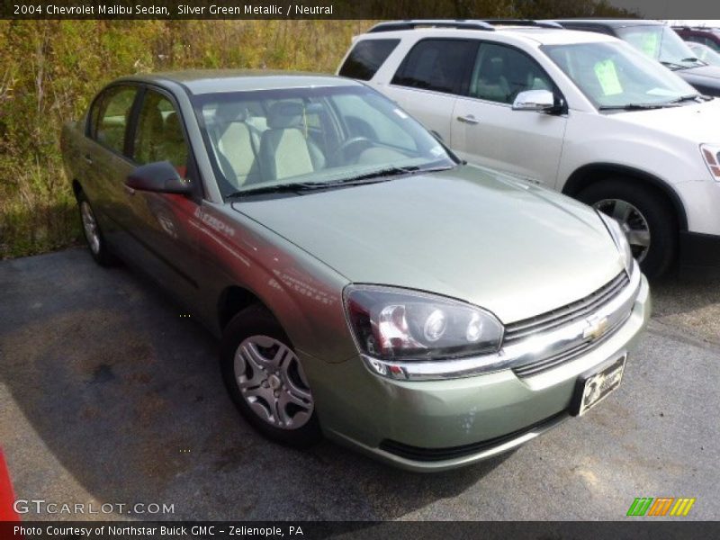 Front 3/4 View of 2004 Malibu Sedan