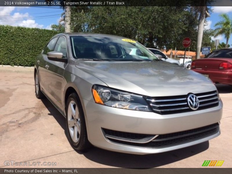 Tungsten Silver Metallic / Titan Black 2014 Volkswagen Passat 2.5L SE