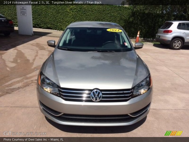 Tungsten Silver Metallic / Titan Black 2014 Volkswagen Passat 2.5L SE
