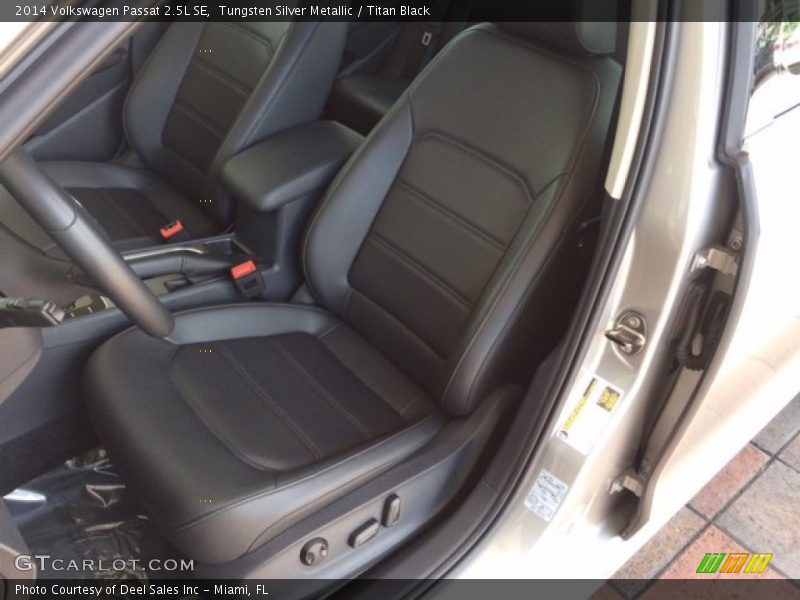 Tungsten Silver Metallic / Titan Black 2014 Volkswagen Passat 2.5L SE