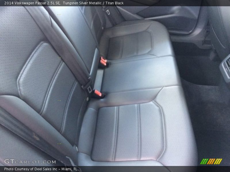 Tungsten Silver Metallic / Titan Black 2014 Volkswagen Passat 2.5L SE