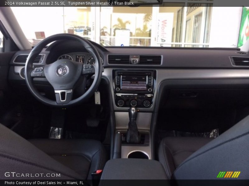 Tungsten Silver Metallic / Titan Black 2014 Volkswagen Passat 2.5L SE