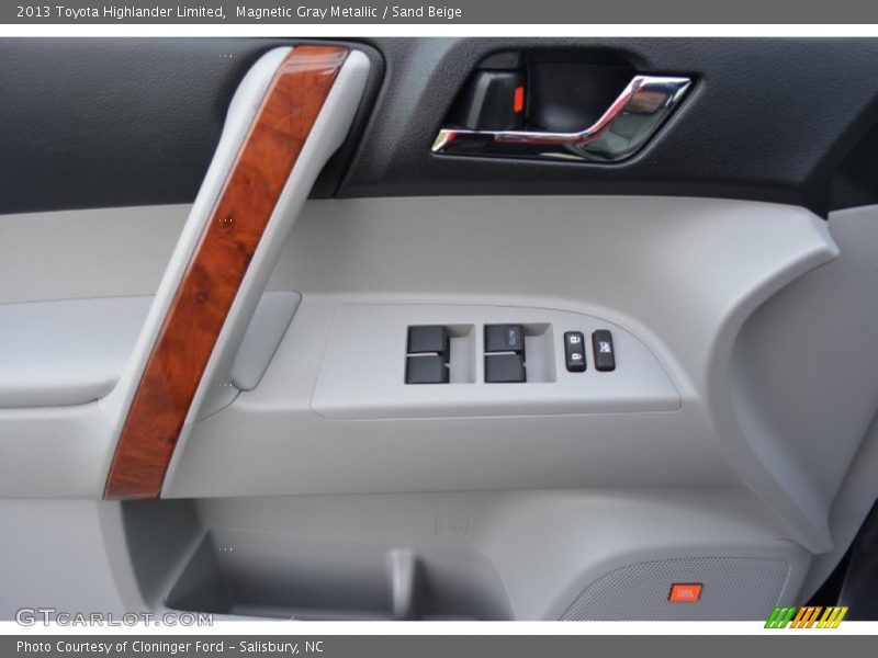 Magnetic Gray Metallic / Sand Beige 2013 Toyota Highlander Limited