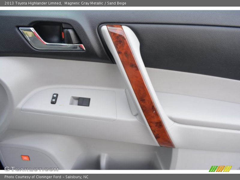 Magnetic Gray Metallic / Sand Beige 2013 Toyota Highlander Limited