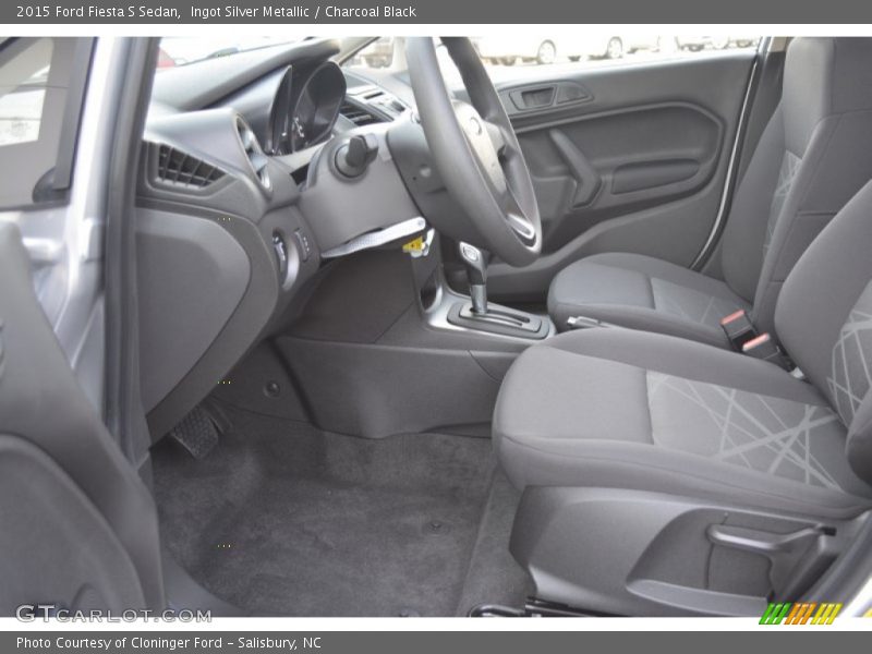 Ingot Silver Metallic / Charcoal Black 2015 Ford Fiesta S Sedan