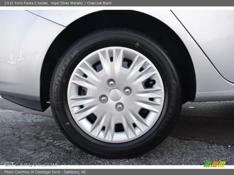 Ingot Silver Metallic / Charcoal Black 2015 Ford Fiesta S Sedan