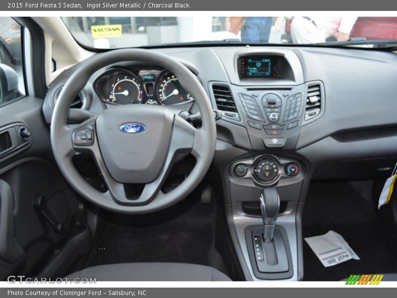Ingot Silver Metallic / Charcoal Black 2015 Ford Fiesta S Sedan