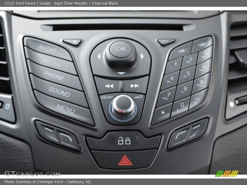 Ingot Silver Metallic / Charcoal Black 2015 Ford Fiesta S Sedan