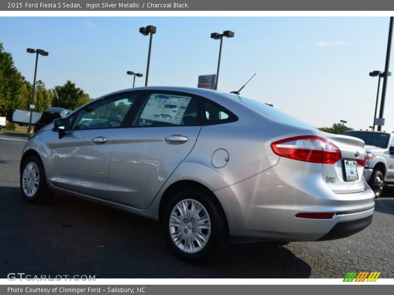Ingot Silver Metallic / Charcoal Black 2015 Ford Fiesta S Sedan