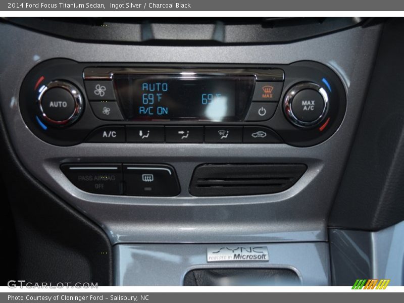 Ingot Silver / Charcoal Black 2014 Ford Focus Titanium Sedan