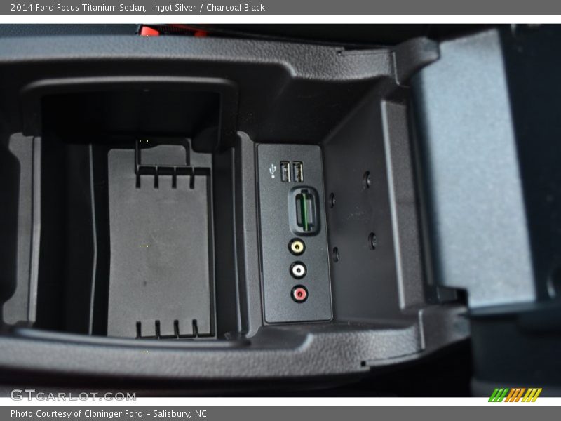 Ingot Silver / Charcoal Black 2014 Ford Focus Titanium Sedan