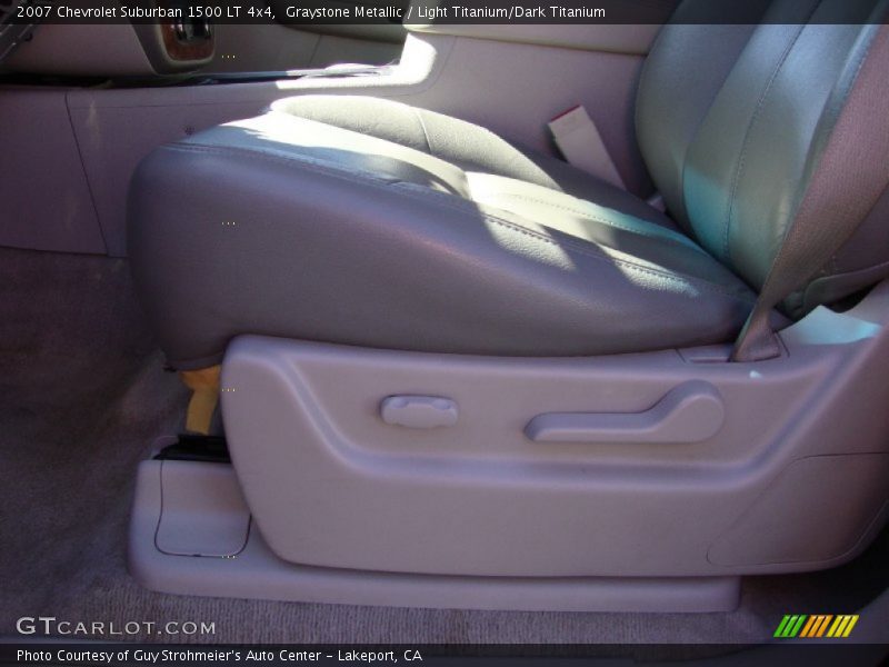 Graystone Metallic / Light Titanium/Dark Titanium 2007 Chevrolet Suburban 1500 LT 4x4