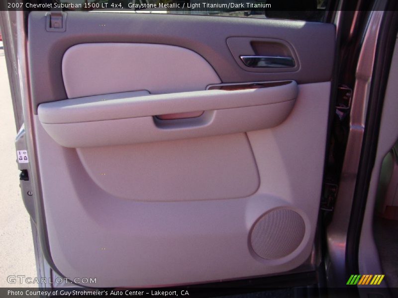 Graystone Metallic / Light Titanium/Dark Titanium 2007 Chevrolet Suburban 1500 LT 4x4