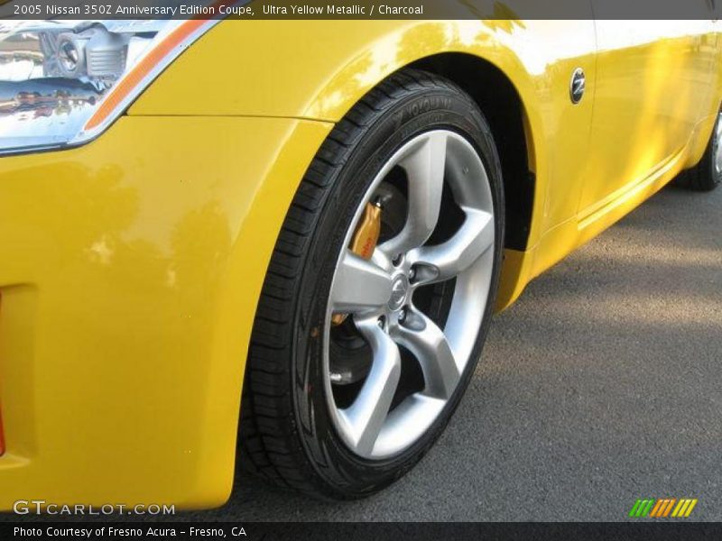 Ultra Yellow Metallic / Charcoal 2005 Nissan 350Z Anniversary Edition Coupe