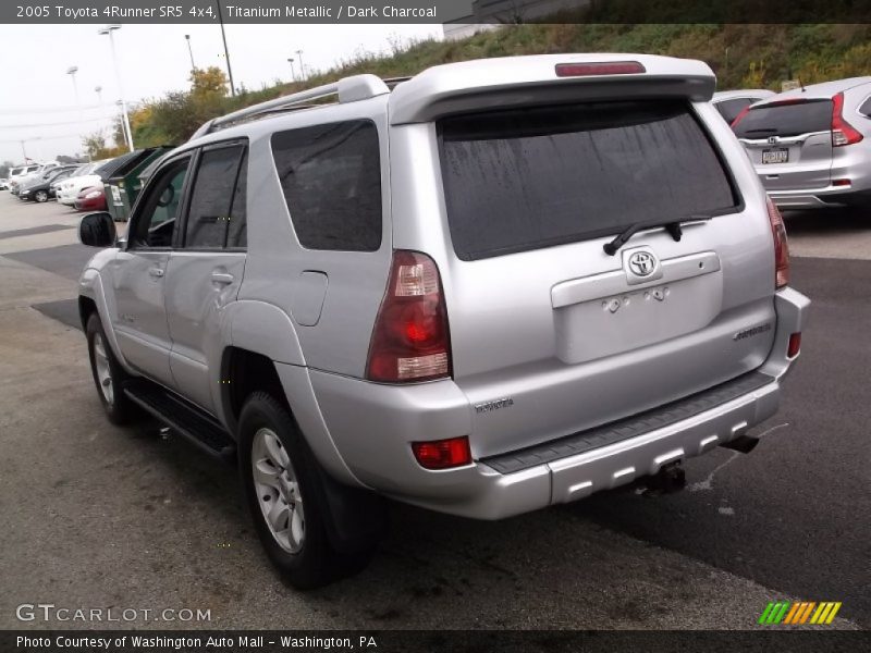 Titanium Metallic / Dark Charcoal 2005 Toyota 4Runner SR5 4x4