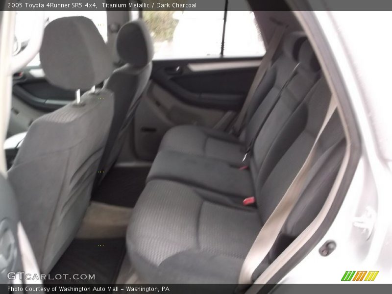 Titanium Metallic / Dark Charcoal 2005 Toyota 4Runner SR5 4x4