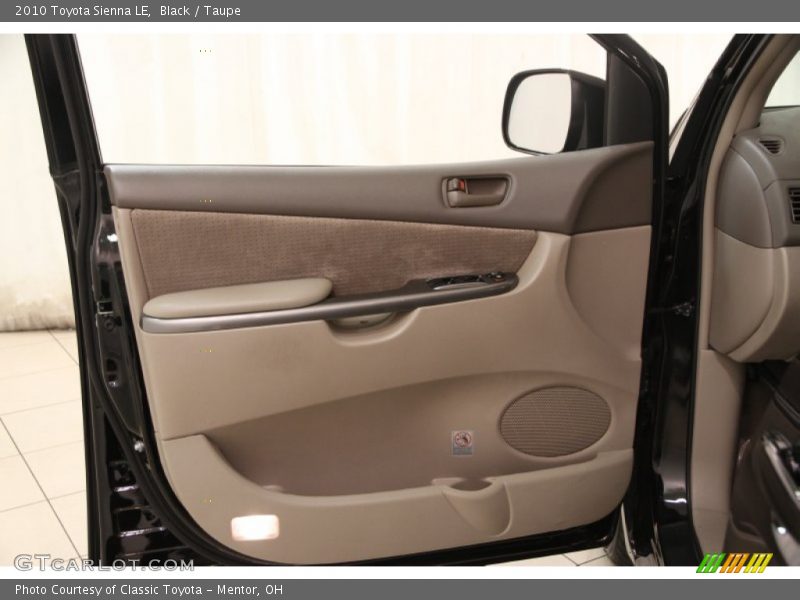Black / Taupe 2010 Toyota Sienna LE