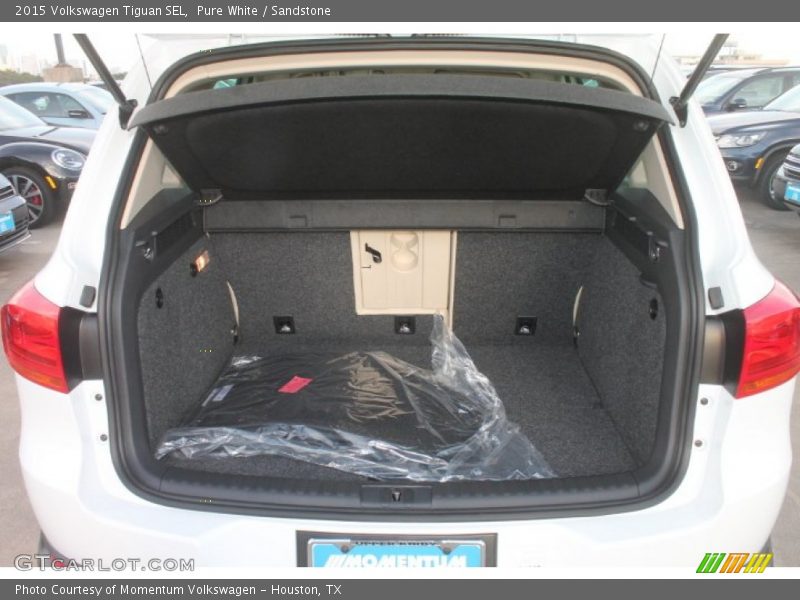 Pure White / Sandstone 2015 Volkswagen Tiguan SEL