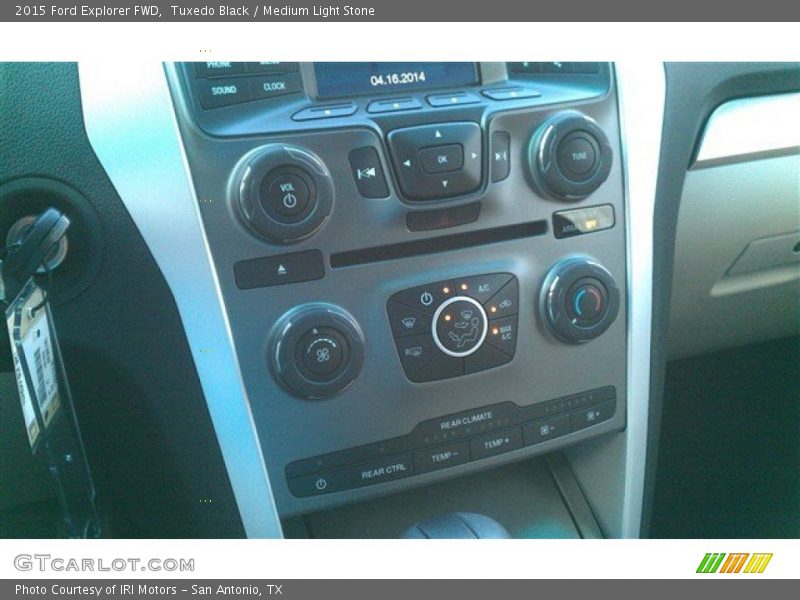 Tuxedo Black / Medium Light Stone 2015 Ford Explorer FWD