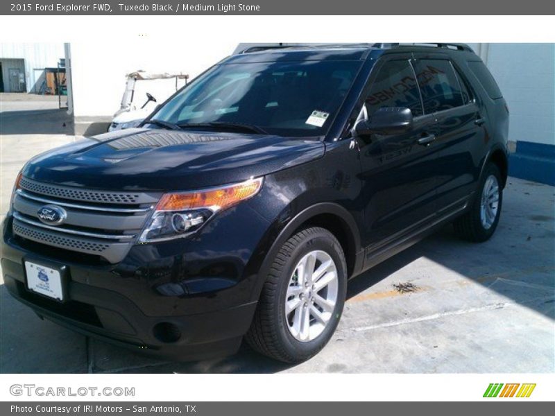 Tuxedo Black / Medium Light Stone 2015 Ford Explorer FWD