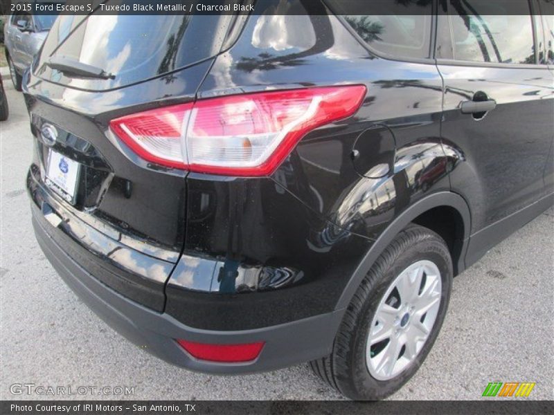 Tuxedo Black Metallic / Charcoal Black 2015 Ford Escape S