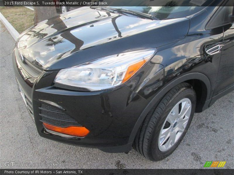 Tuxedo Black Metallic / Charcoal Black 2015 Ford Escape S
