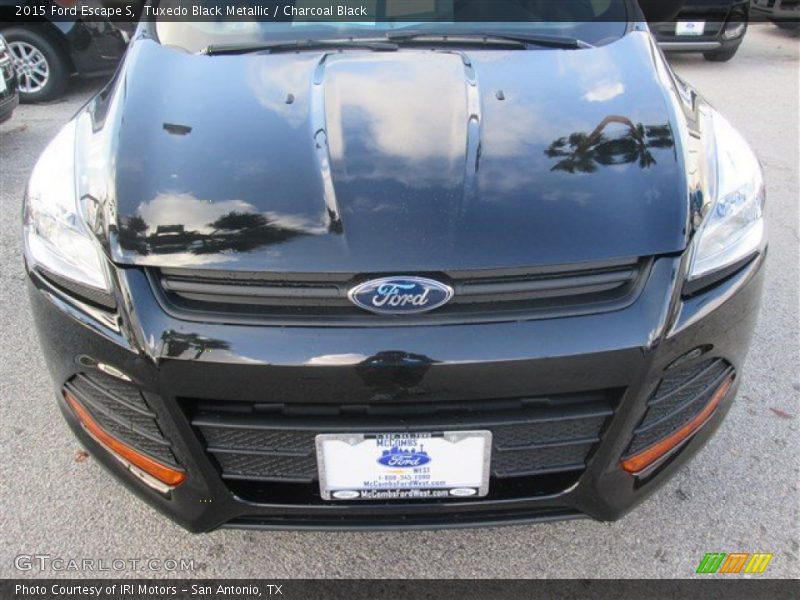 Tuxedo Black Metallic / Charcoal Black 2015 Ford Escape S