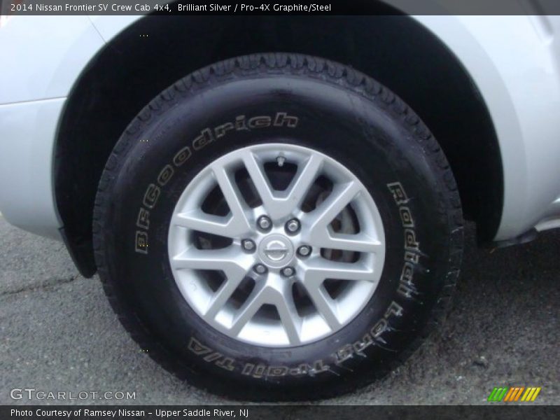 Brilliant Silver / Pro-4X Graphite/Steel 2014 Nissan Frontier SV Crew Cab 4x4