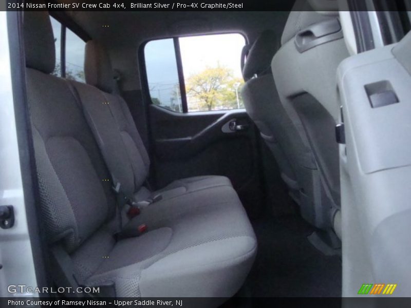 Brilliant Silver / Pro-4X Graphite/Steel 2014 Nissan Frontier SV Crew Cab 4x4