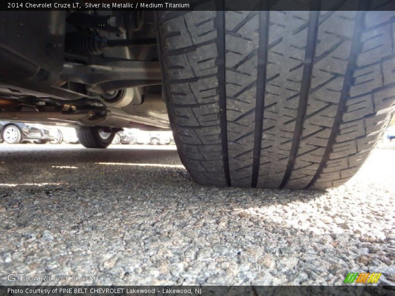 Silver Ice Metallic / Medium Titanium 2014 Chevrolet Cruze LT