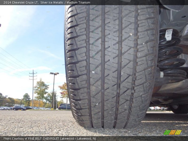 Silver Ice Metallic / Medium Titanium 2014 Chevrolet Cruze LT