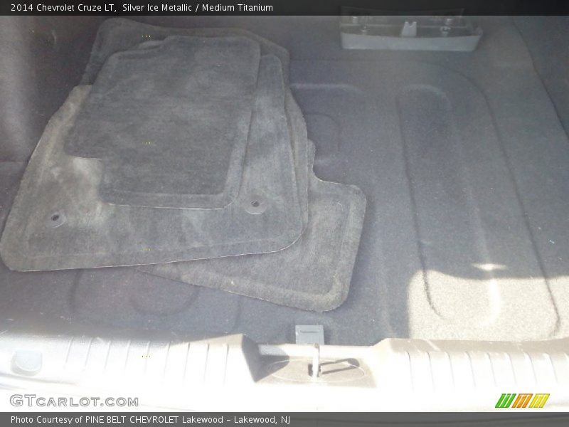 Silver Ice Metallic / Medium Titanium 2014 Chevrolet Cruze LT