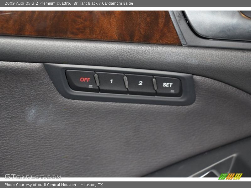 Brilliant Black / Cardamom Beige 2009 Audi Q5 3.2 Premium quattro