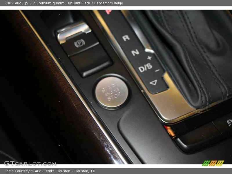 Brilliant Black / Cardamom Beige 2009 Audi Q5 3.2 Premium quattro