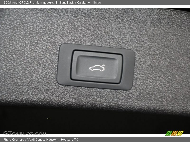 Brilliant Black / Cardamom Beige 2009 Audi Q5 3.2 Premium quattro