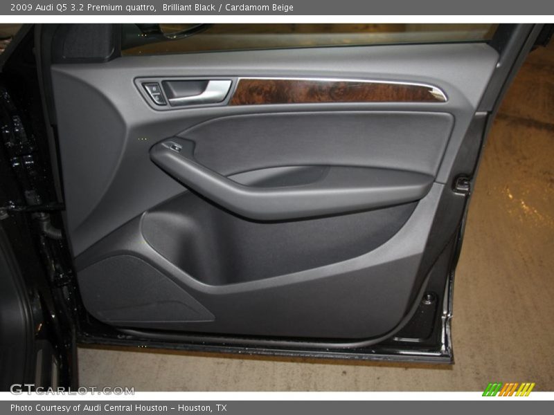 Brilliant Black / Cardamom Beige 2009 Audi Q5 3.2 Premium quattro