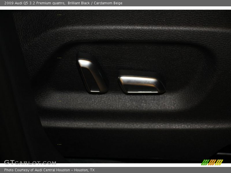 Brilliant Black / Cardamom Beige 2009 Audi Q5 3.2 Premium quattro