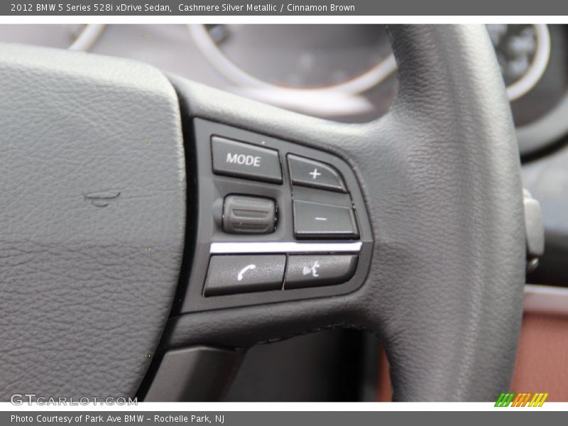 Controls of 2012 5 Series 528i xDrive Sedan