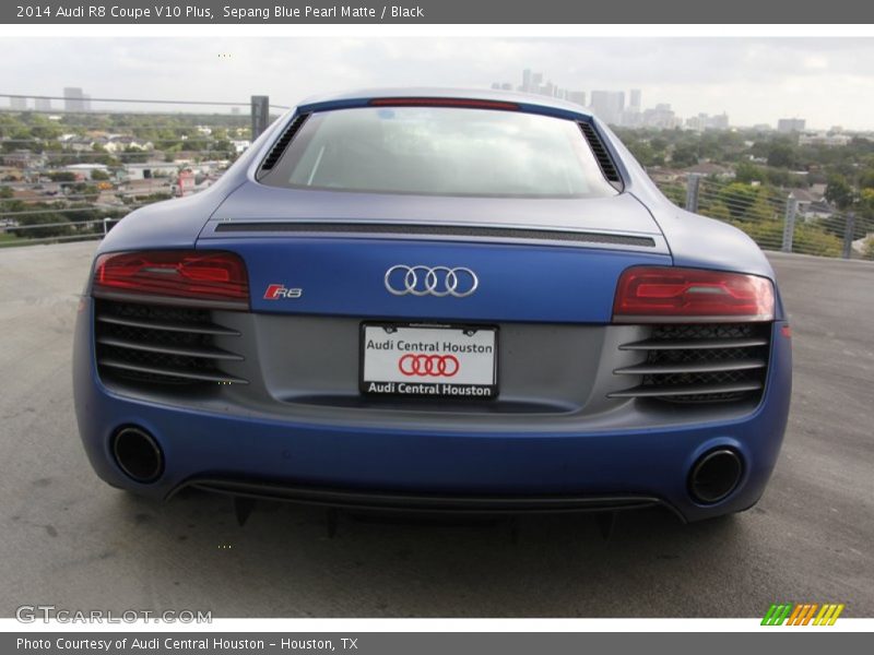 Sepang Blue Pearl Matte / Black 2014 Audi R8 Coupe V10 Plus