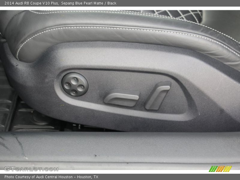 Sepang Blue Pearl Matte / Black 2014 Audi R8 Coupe V10 Plus