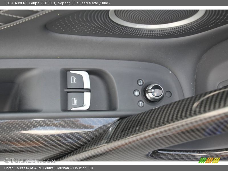 Sepang Blue Pearl Matte / Black 2014 Audi R8 Coupe V10 Plus