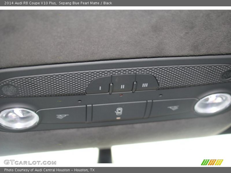 Sepang Blue Pearl Matte / Black 2014 Audi R8 Coupe V10 Plus