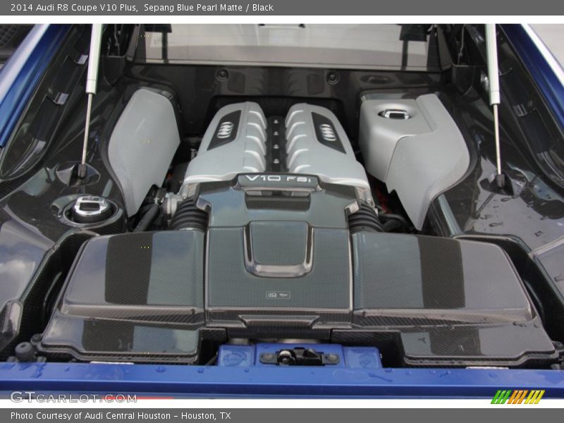  2014 R8 Coupe V10 Plus Engine - 5.2 Liter FSI DOHC 40-Valve VVT V10