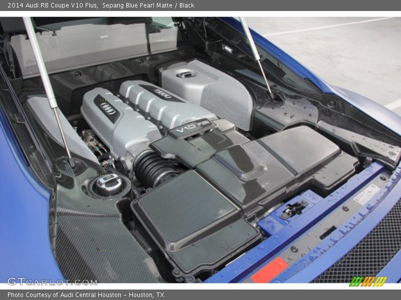  2014 R8 Coupe V10 Plus Engine - 5.2 Liter FSI DOHC 40-Valve VVT V10