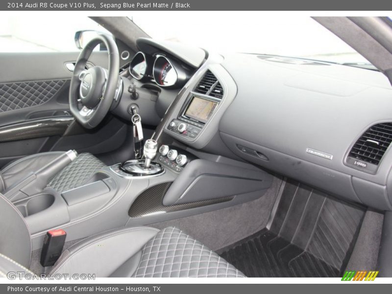 Dashboard of 2014 R8 Coupe V10 Plus